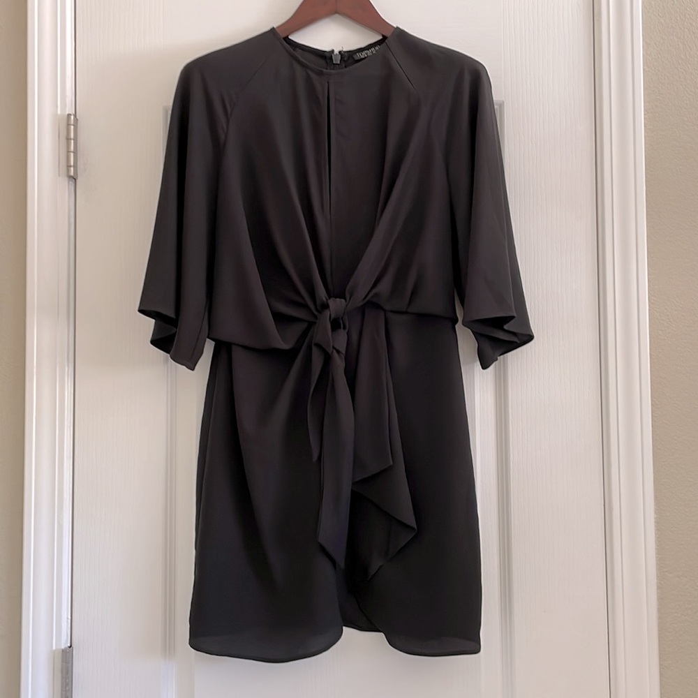 TOPSHOP | Black Keyhole Flutter Sleeve